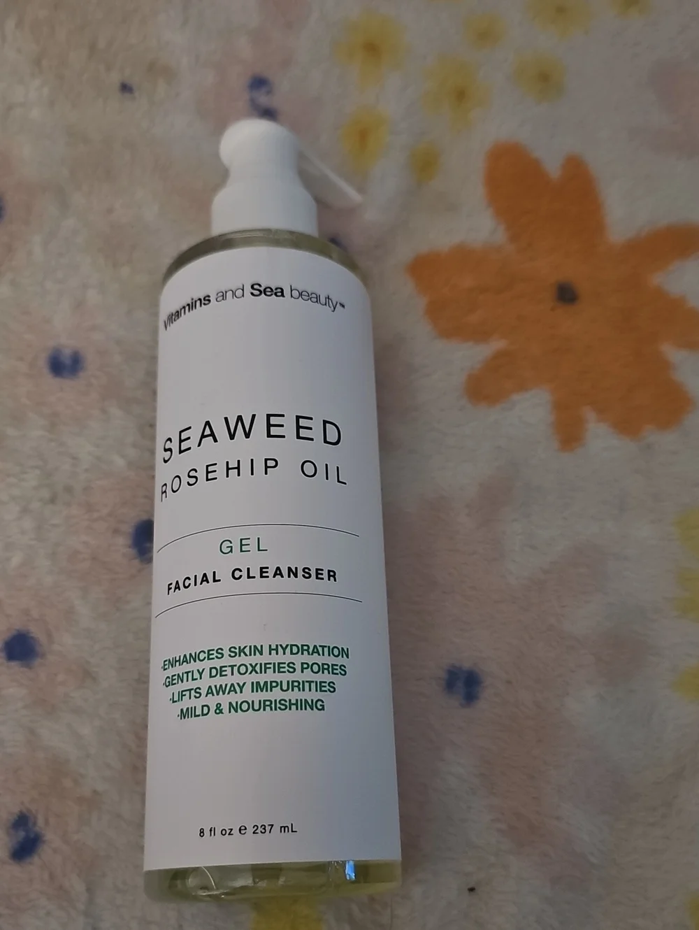 Rosehip Oil Gel Facial Cleanser – White